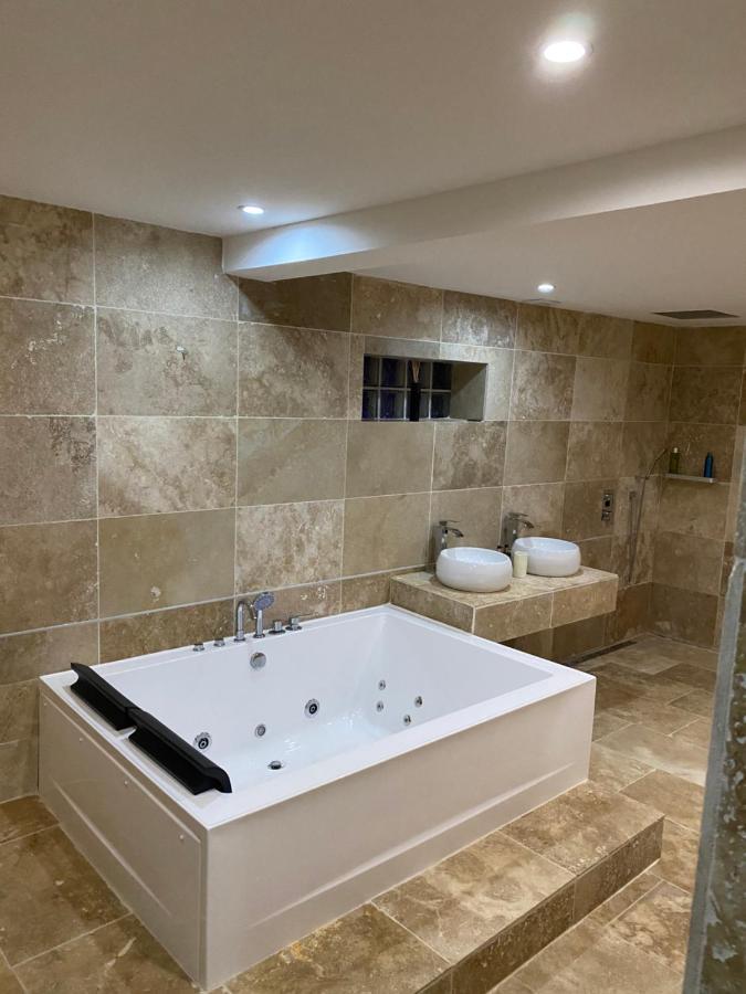 Bourg-Saint-Andéol O Bain Soleil B&B 외부 사진